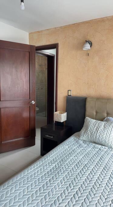 Lovely 3 Bedroom Condo With Pool Икстапа Екстериор снимка