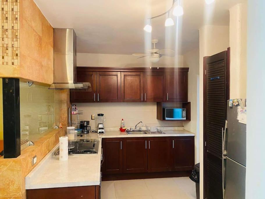 Lovely 3 Bedroom Condo With Pool Икстапа Екстериор снимка
