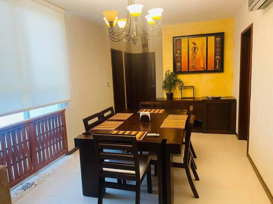 Lovely 3 Bedroom Condo With Pool Икстапа Екстериор снимка